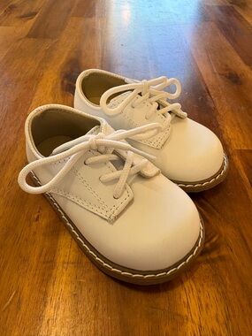 NWOT White Baby Lace-Up Walker Shoes with Tan Sole